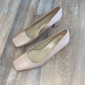Women’s Closed Toe Heels